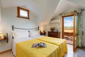 2 bedrooms, travel crib, free WiFi - NARCISO, 2 bedrooms apartment with swimming pool (Sughera)