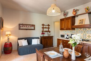 Interior - TULIPANO, 2 bedrooms apartment with swimming pool (Sughera)