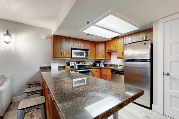 冷蔵庫、電子レンジ、オーブン、食器洗い機