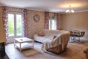 صورة غير مصنفة، 3 من 23، زرّ