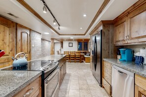 Fridge, microwave, oven, stovetop - Remodeled All-Season Escape | Heated Pool , Hot Tub, Pickle B. | Stroll to Lifts (Park City)