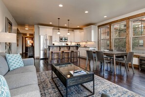 Interior - Deer Valley/Jordanelle Escape - closest rental to famous Jordanelle State Park (Heber City)