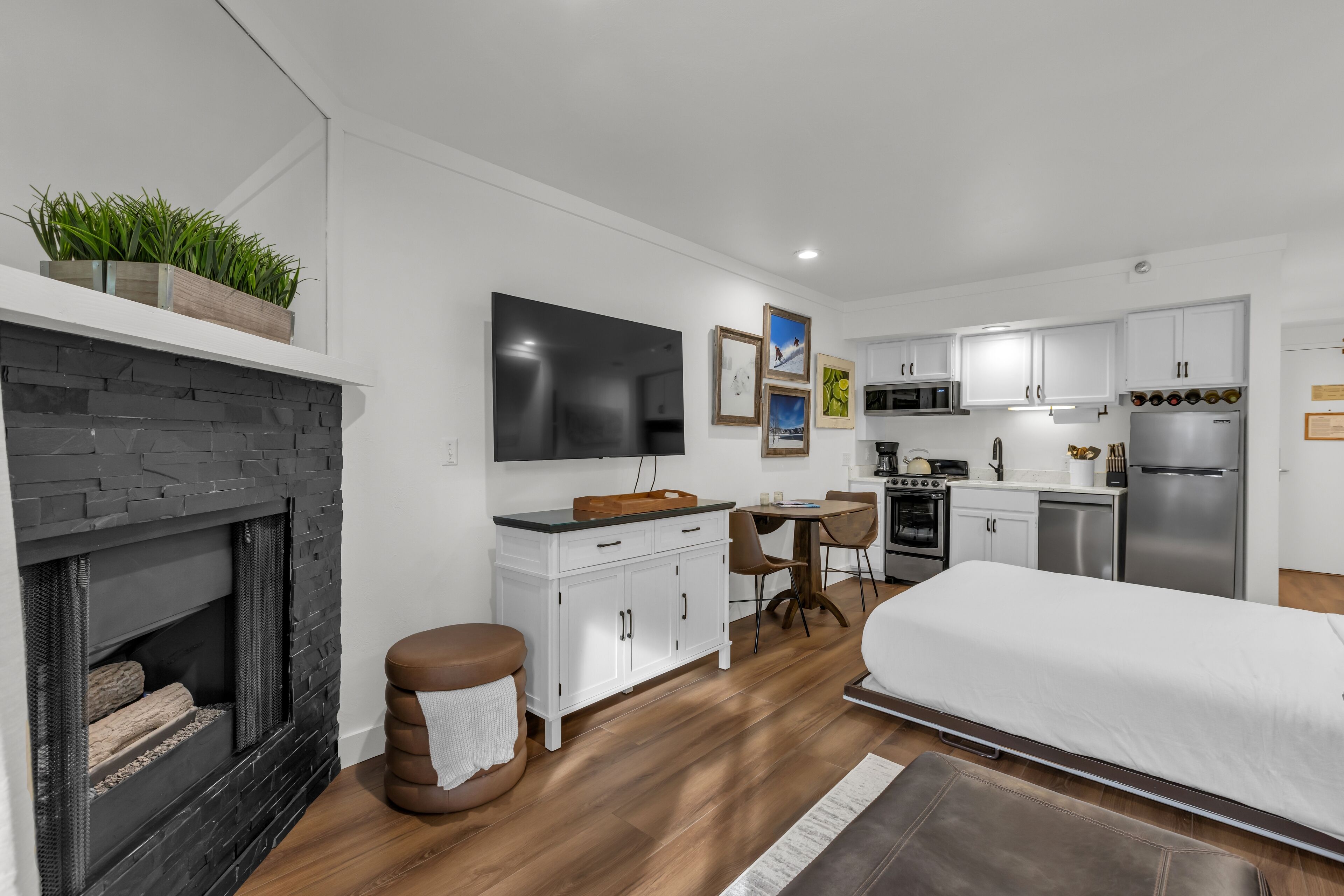 1 soverom, internett (inkludert) og sengetøy