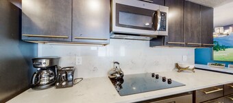 Walk to Deer Valley Open-Concept Townhome w/ Luxe All-Suite Layout