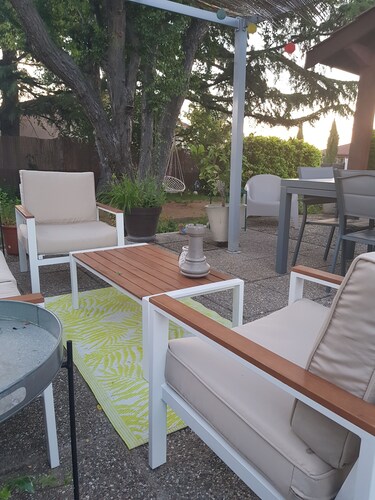 4 bedroom private vacation home in corbas