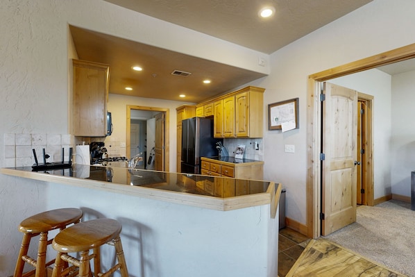 Fridge, microwave, oven, stovetop