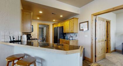 Redstone Center Gem | Walk to Shops, 300 Yards to Ski Shuttle Stop