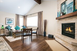 TV, fireplace, DVD player, books