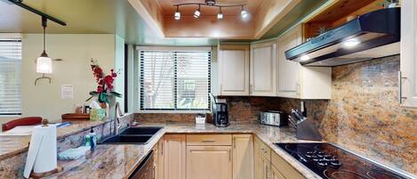 ثلاجة، ميكروويف، فرن، موقد طهي مسطح