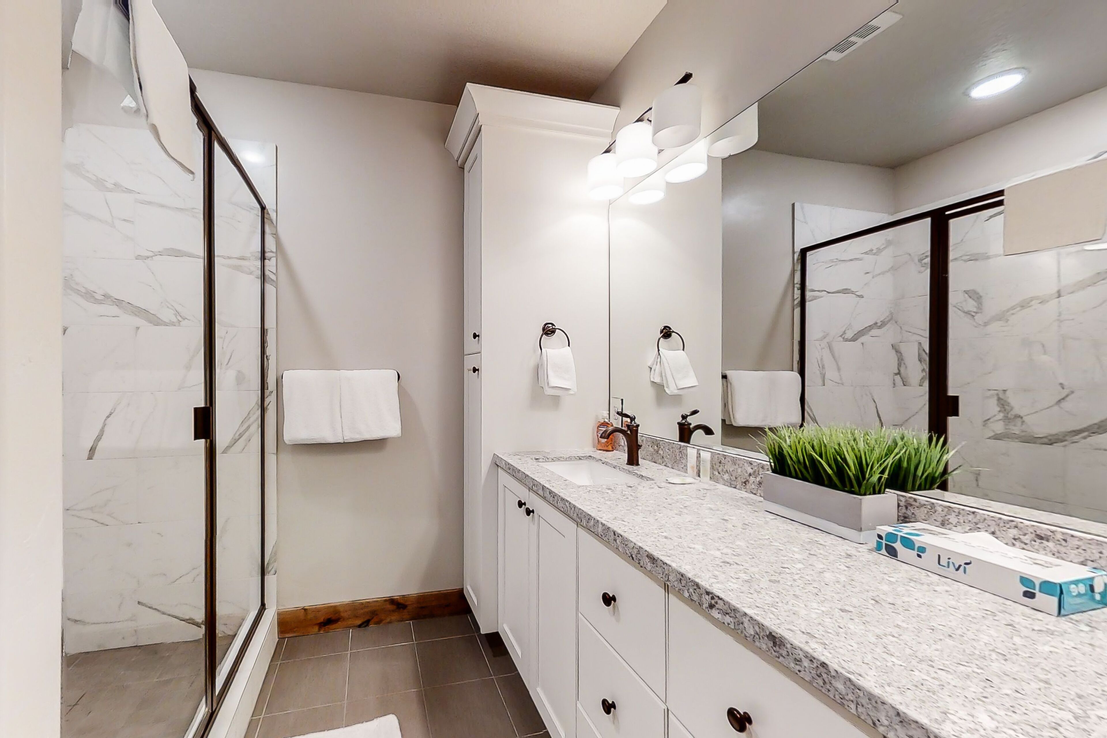 Brand-New Chic Condo - Minutes to Gondola, Downtown & Jordanelle Reservoir