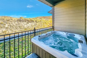 Tina de hidromasaje al aire libre