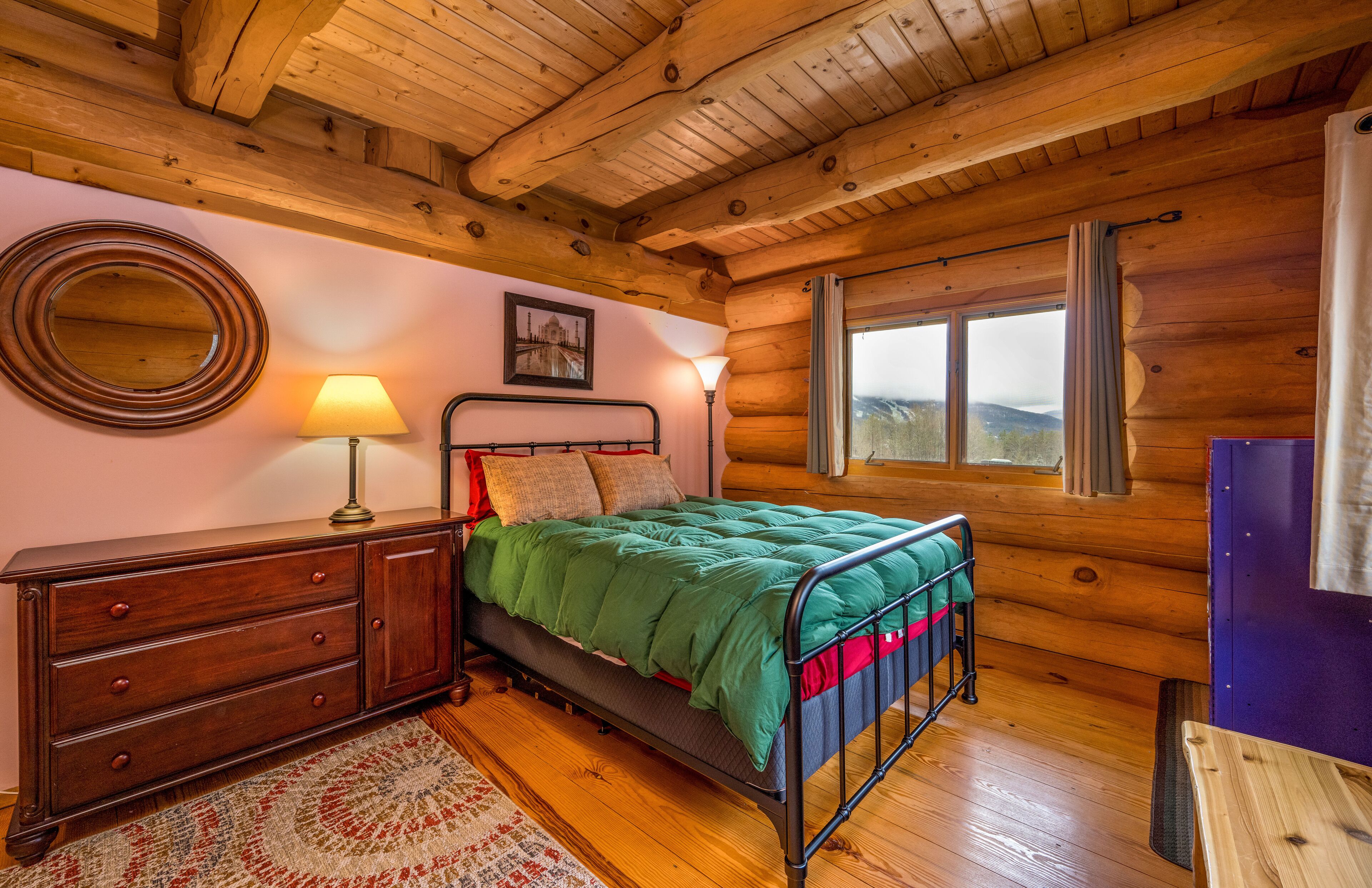 Luxury Log Cabin-Windham Mountain.  Amazing sunsets, large lawn, deck, fireplace