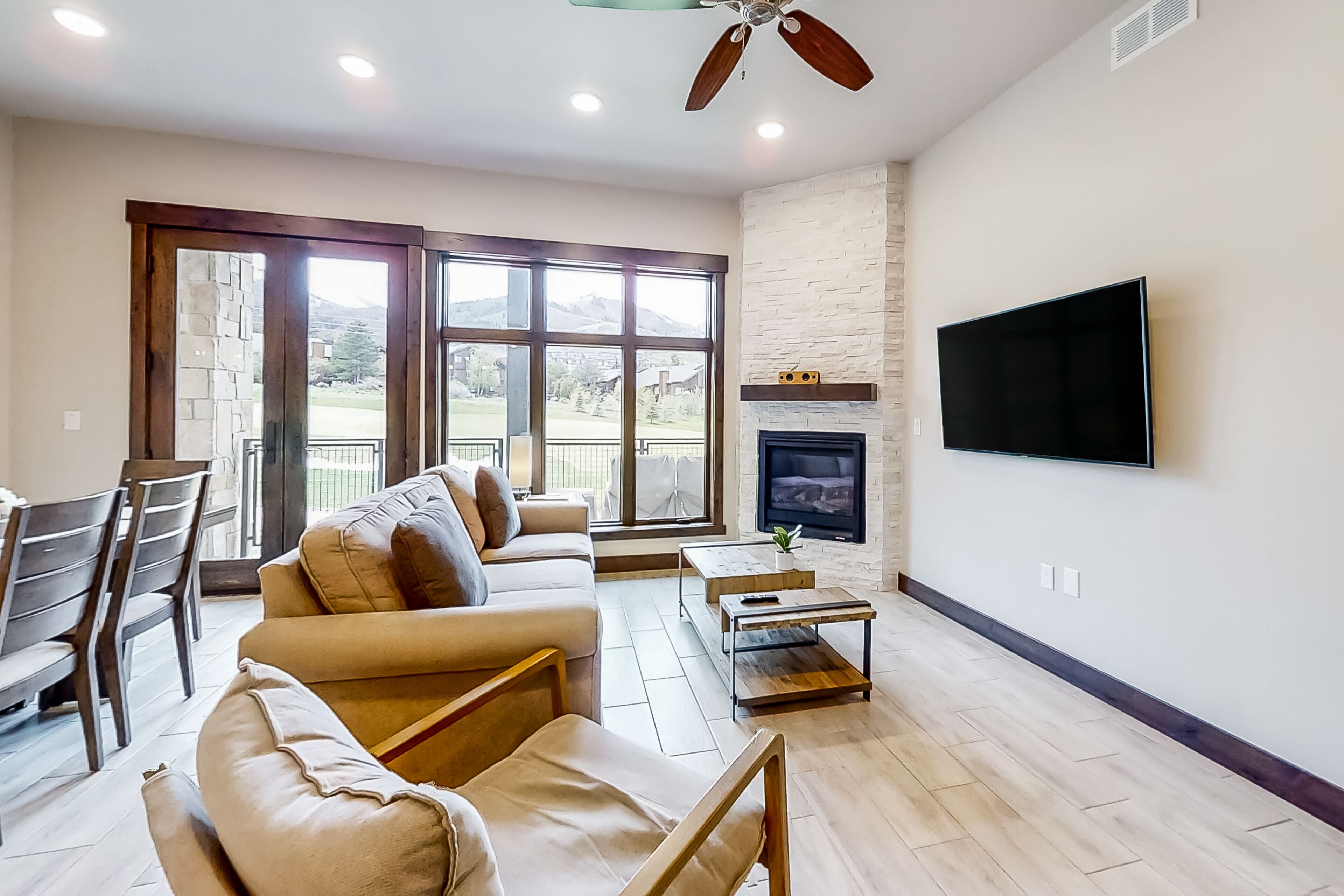 Luxe Blackstone Condo w/ Pool, Hot Tub & Fitness Center – Walk to Lift!