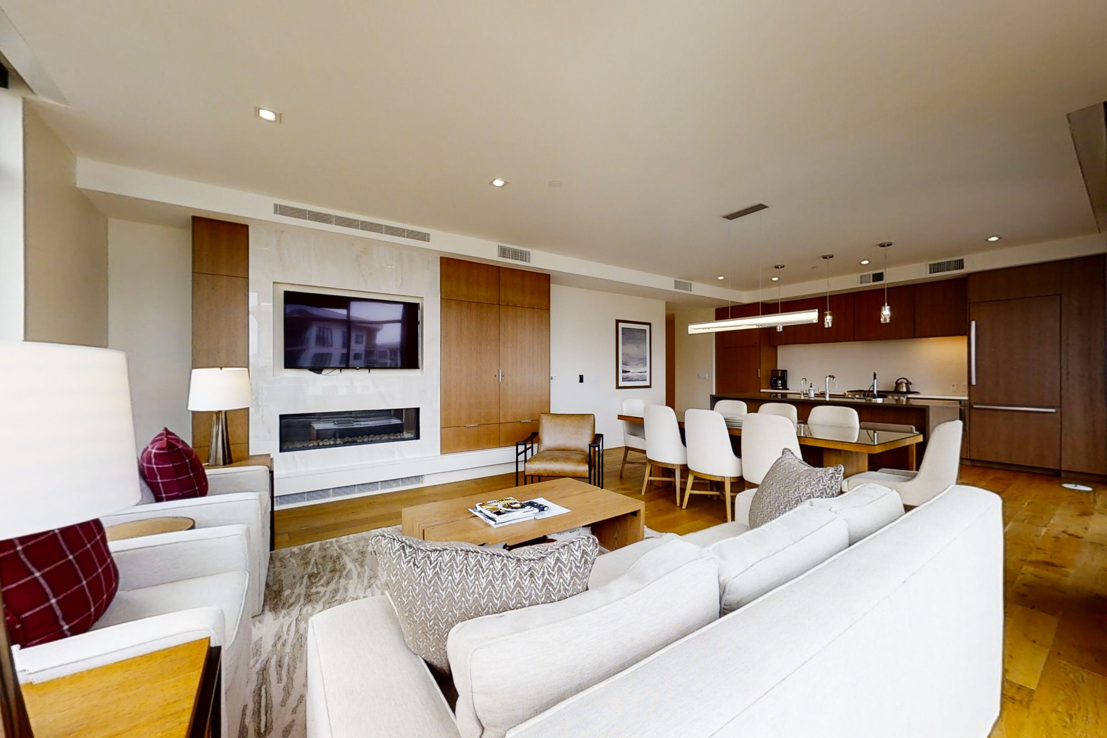 All-Suite Ski-In,Ski-Out Haven with Lavish Interior, Heated Pool & 2 Hot Tubs