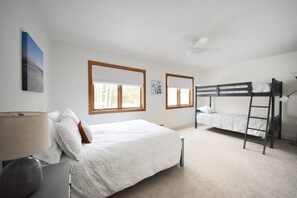 4 habitaciones, escritorio, wifi gratis y ropa de cama