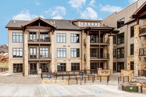 Exterior - Brand-New Home w/ Outdoor Heated Pool & Hot Tub - Just Minutes to Slopes (Park City)