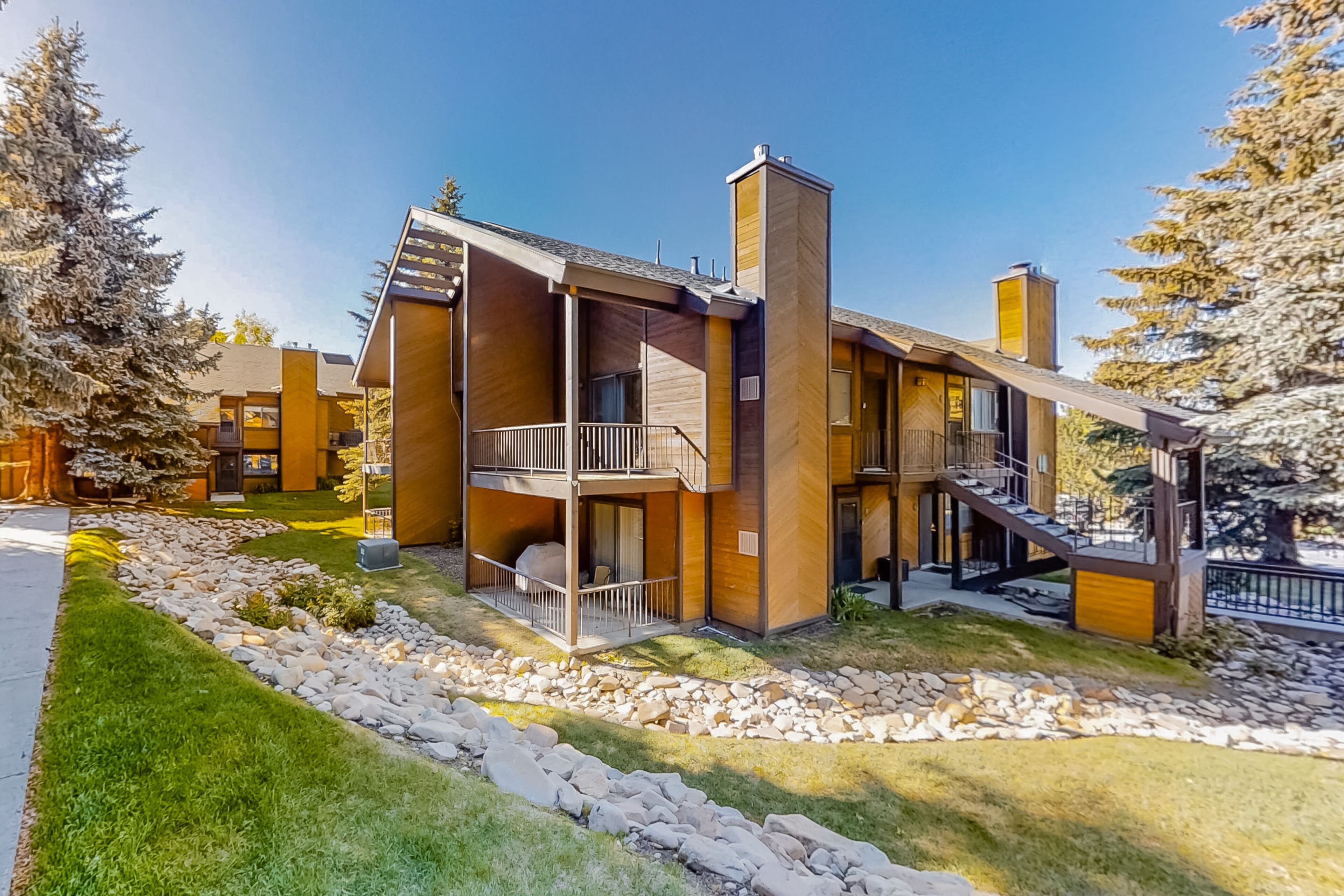 Alpine Gem | Pools, Hot Tubs, Tennis | Walk 5 Mins to Lift & 8 Mins to Dining