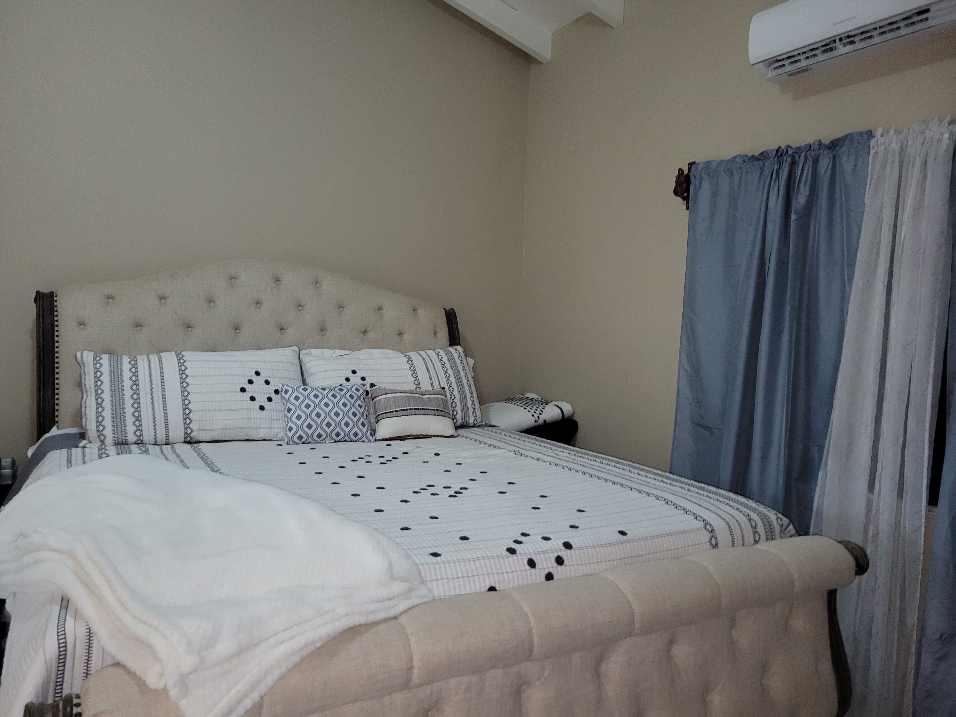 3 chambres, fer et planche à repasser, Wi-Fi gratuit, draps fournis