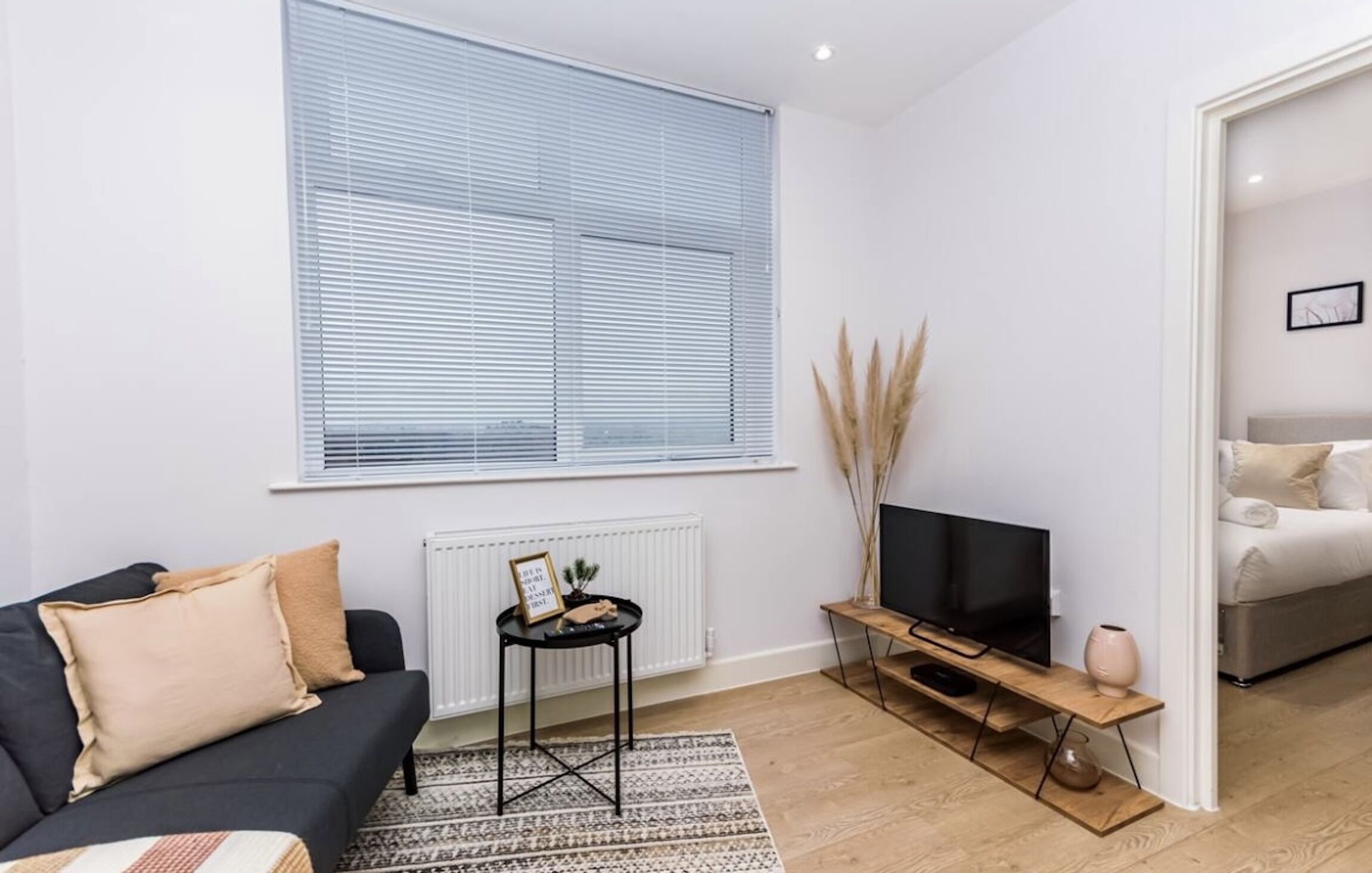 Elegant Central Private Parking Leisure Contractor