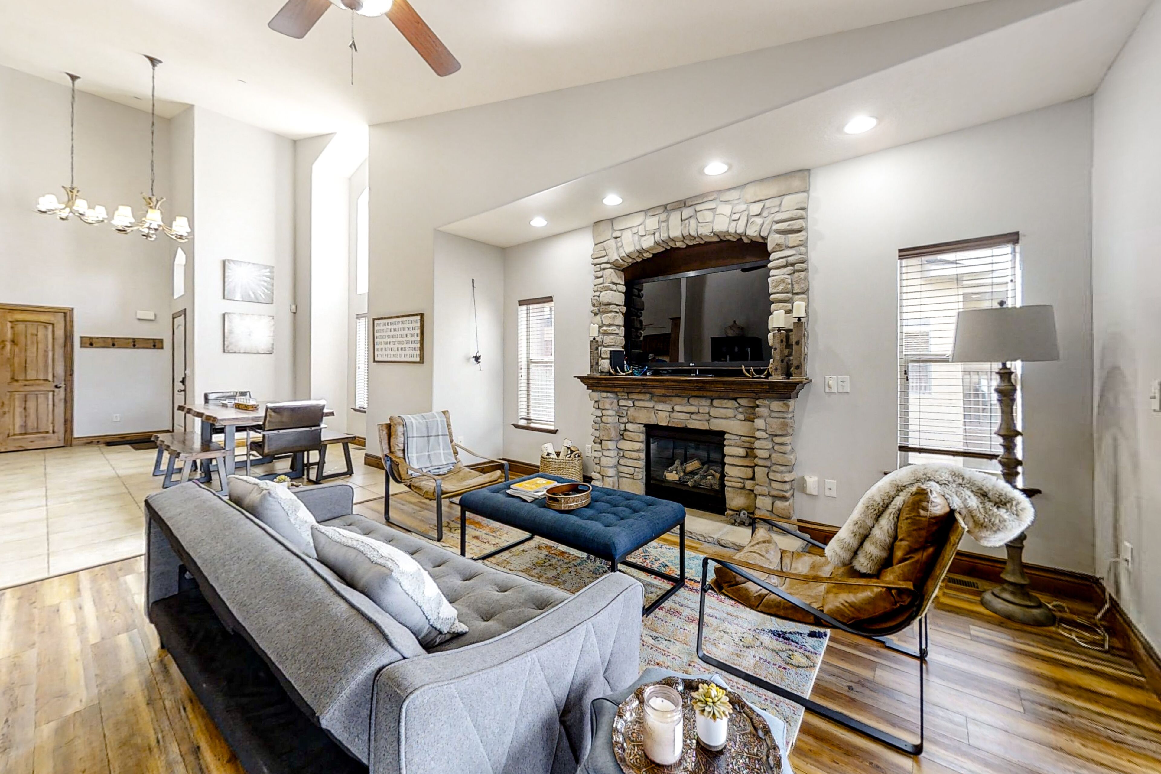 Upscale townhome with private hot tub, fireplace, 3 living spaces, & garage