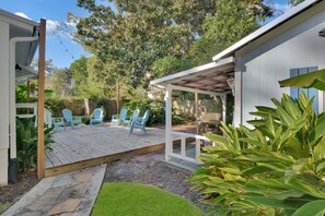 Terrace/patio - Quaint 1940's Happy Beach Cottage sleeps 8 (Saint Simons Island)