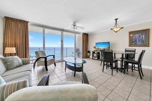Smart TV, DVD player - 🏝️BeachFRONT-2 POOLS-Fitness Center-Hot Tub-Emerald Beach 1033🏝️ (Panama City Beach)