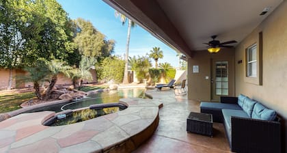 Villa with private pool, spa, outdoor kitchen, firepit, foosball, & lake access