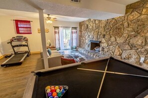 Spielezimmer