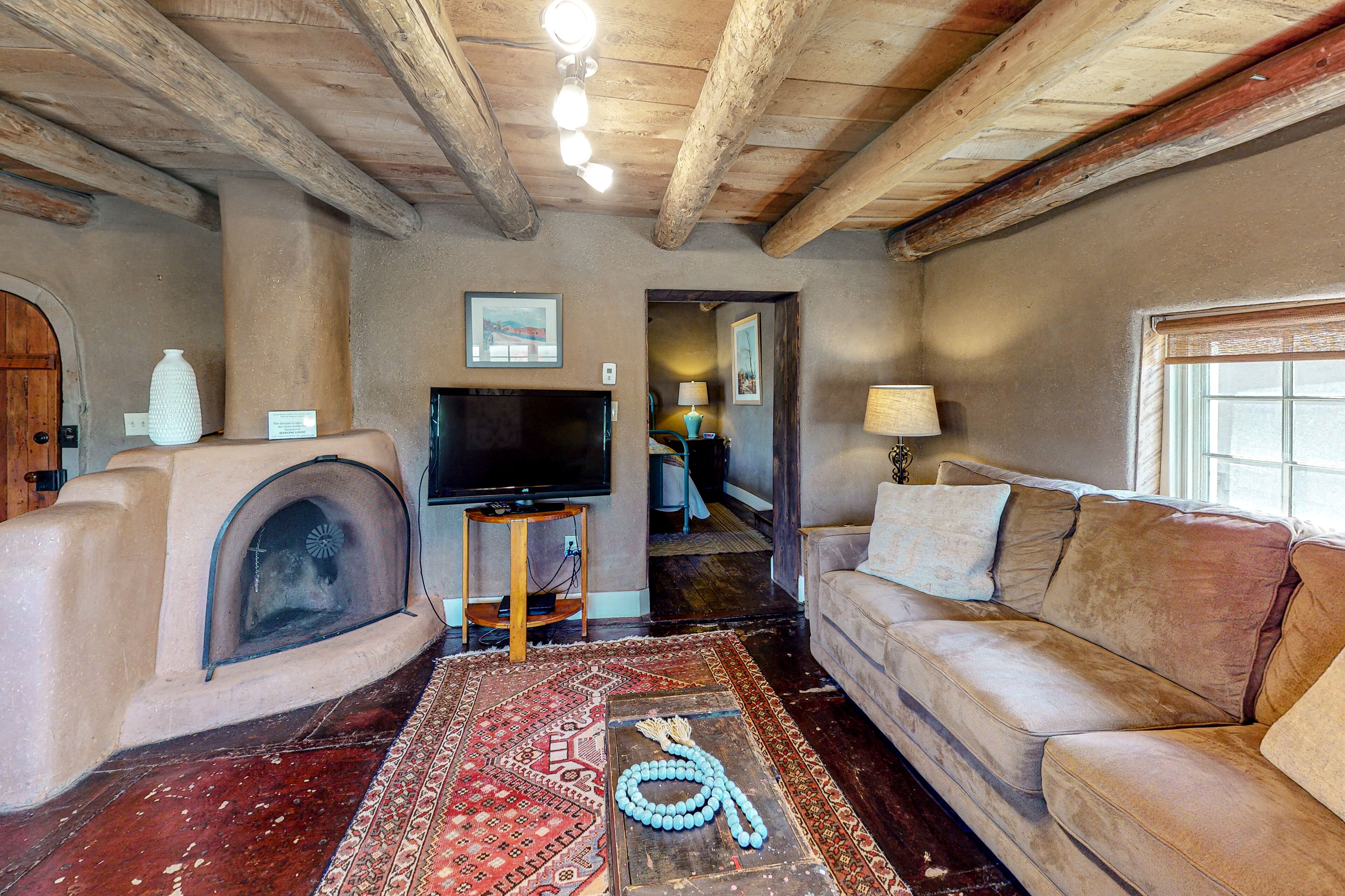 Luxe Casita - Fireplace, Full Kitchen & Steam Shower - Walk to Eateries, Dogs OK