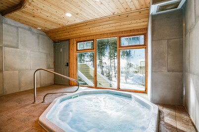 Ski-In, Ski-Out Condo at Sierra Del Sol with Sauna & Views, Walk to Village