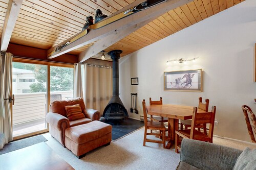 Sierra Del Sol | Ski-In, Ski-Out Townhome & Slope-View Balcony