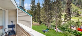 Sierra Del Sol | Ski-In, Ski-Out Townhome & Slope-View Balcony