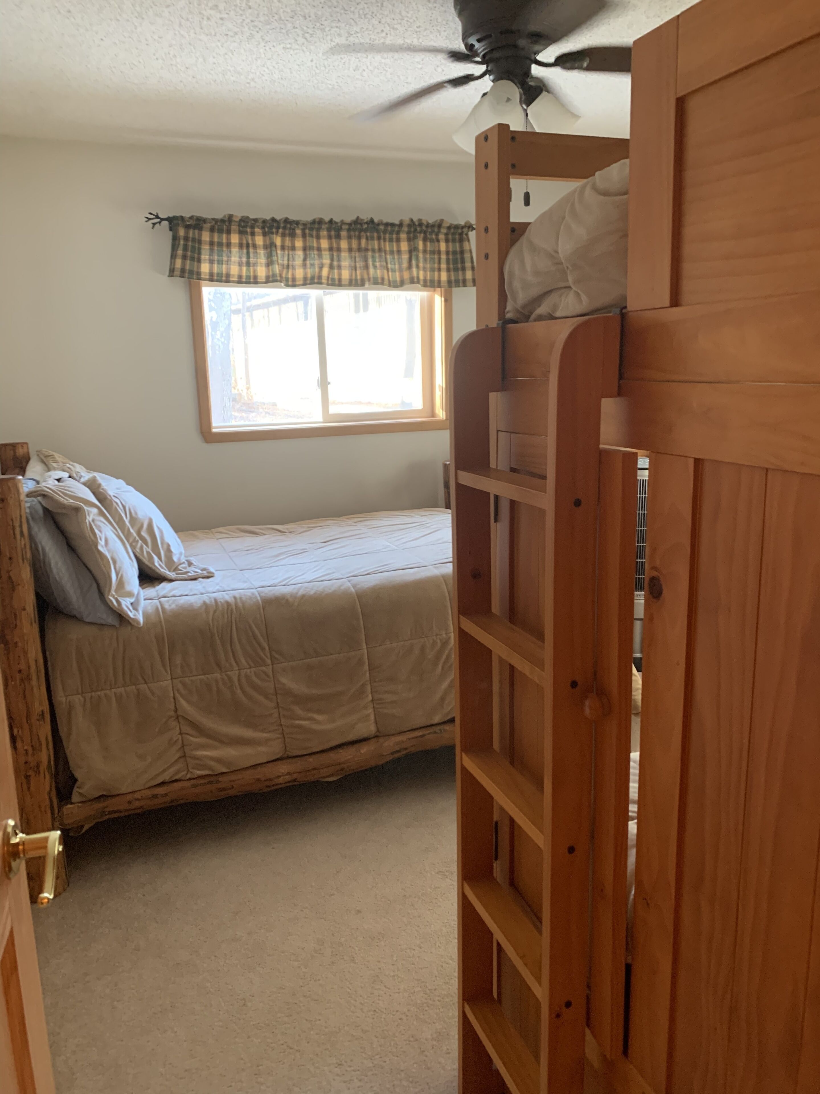 Spacious Northwoods Cabin with Amazing Game Room