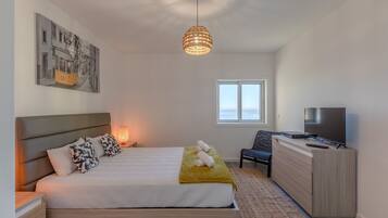 2 bedrooms, iron/ironing board, travel crib, free WiFi