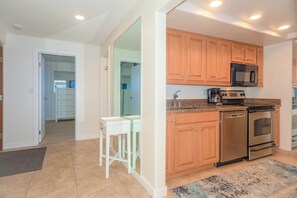 Fridge, microwave, oven, stovetop - Capri by the Sea 607 | Ocean View | Full Kitchen | Private Bedroom | Beach Access | On the Boardwalk (San Diego)