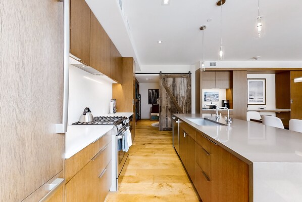 Fridge, microwave, oven, stovetop - All-Suite Ski-In, Ski-Out Penthouse | Pool, Hot Tub & Mountain-View Balcony (Park City)