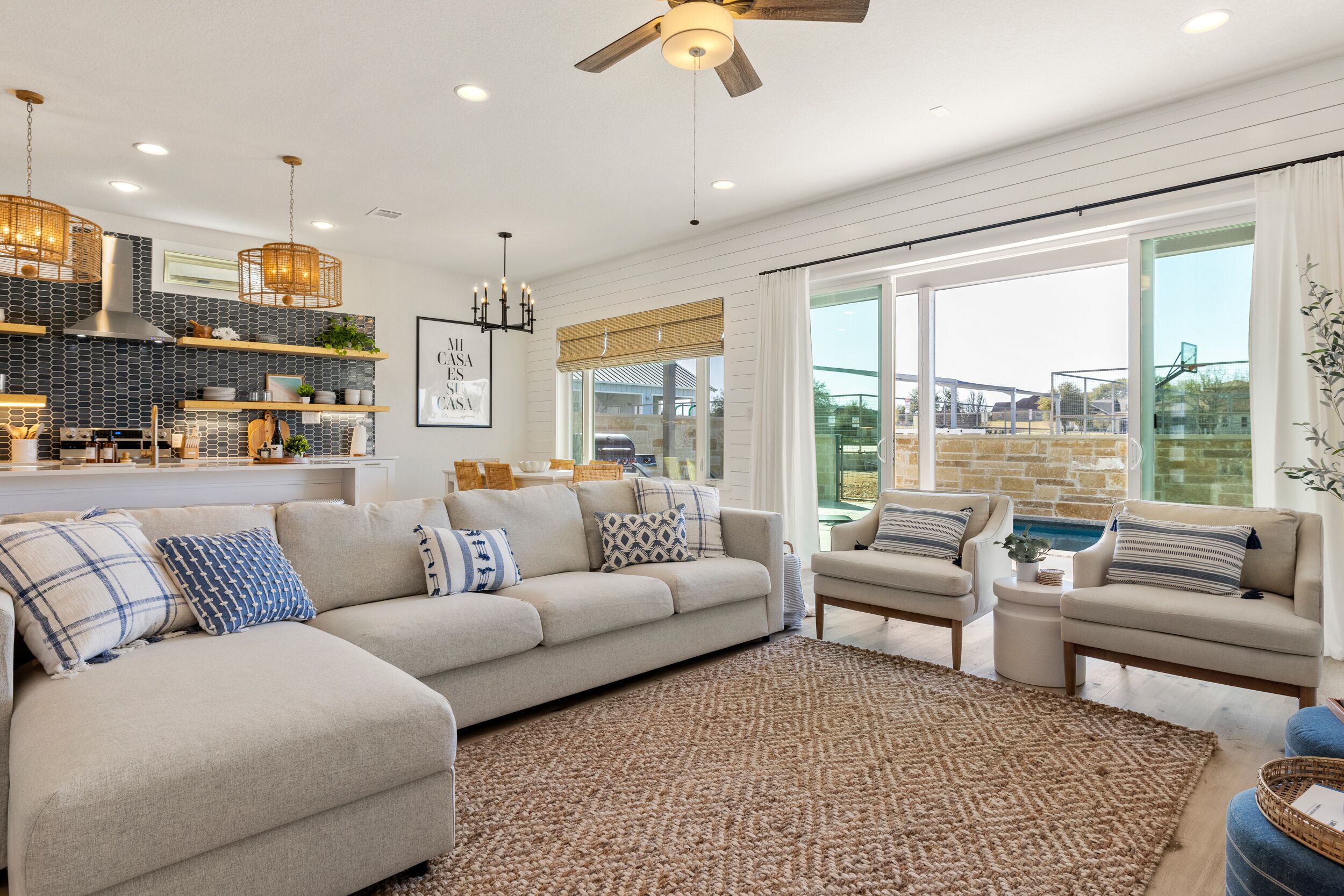 Een smart-tv en tafelvoetbal