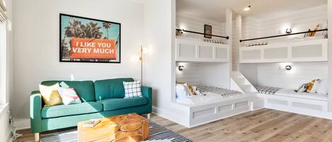 5 Schlafzimmer, Schreibtisch, Bügeleisen/Bügelbrett, kostenloses WLAN