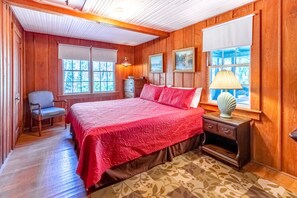 2 bedrooms, iron/ironing board, Internet, bed sheets