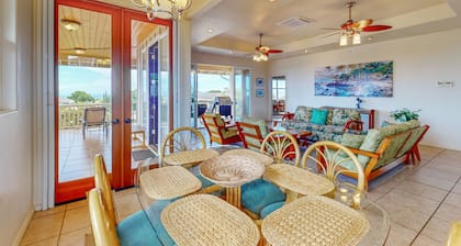 Ocean-view Waikoloa Village retreat with air conditioning - discounted golf