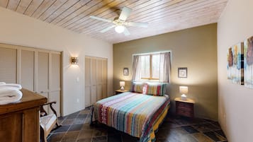2 bedrooms, free internet, bed sheets