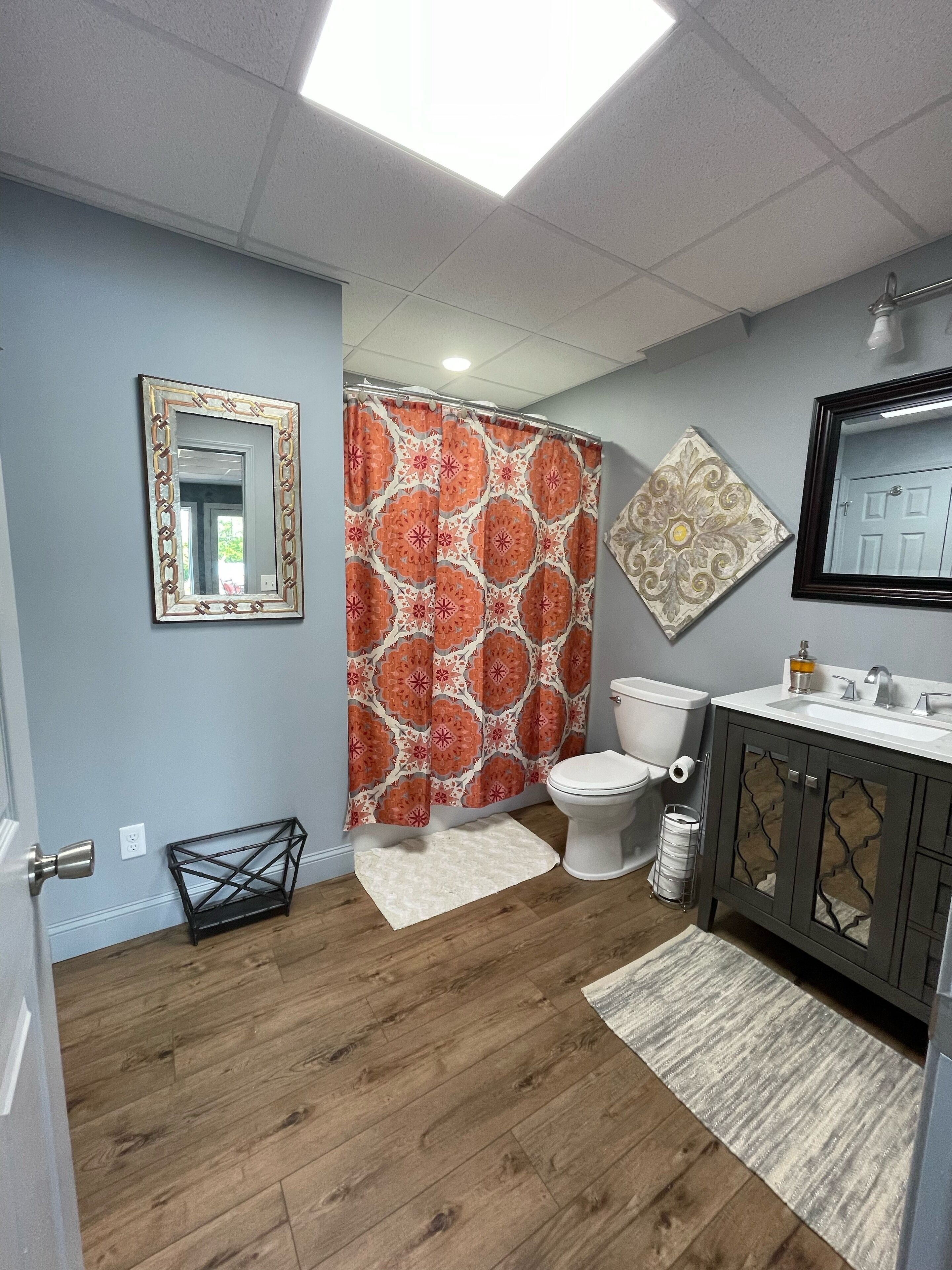 Beautiful Sunrise, Rural, close to town, near wineries, next to Sunset Bluffs!