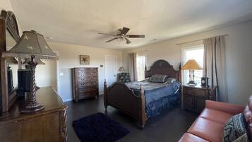 5 Schlafzimmer, Schreibtisch, Bügeleisen/Bügelbrett, kostenloses WLAN