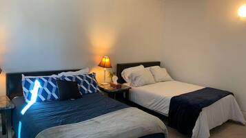 3 bedrooms, iron/ironing board, WiFi, bed sheets