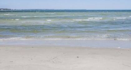 BAYHAMAS ✌️❤️ Beachfront Home 3 Bedrooms-Private-White Stone- Sauna-Dock