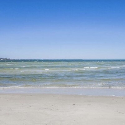 BAYHAMAS ✌️❤️ Beachfront Home 3 Bedrooms-Private-White Stone- Sauna-Dock