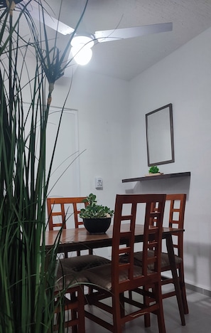 Basic Apartment | Dining room