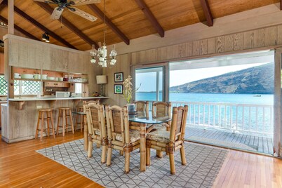 Oceanfront Kealakekua Bay Retreat w/ Breathtaking Views from Every Room
