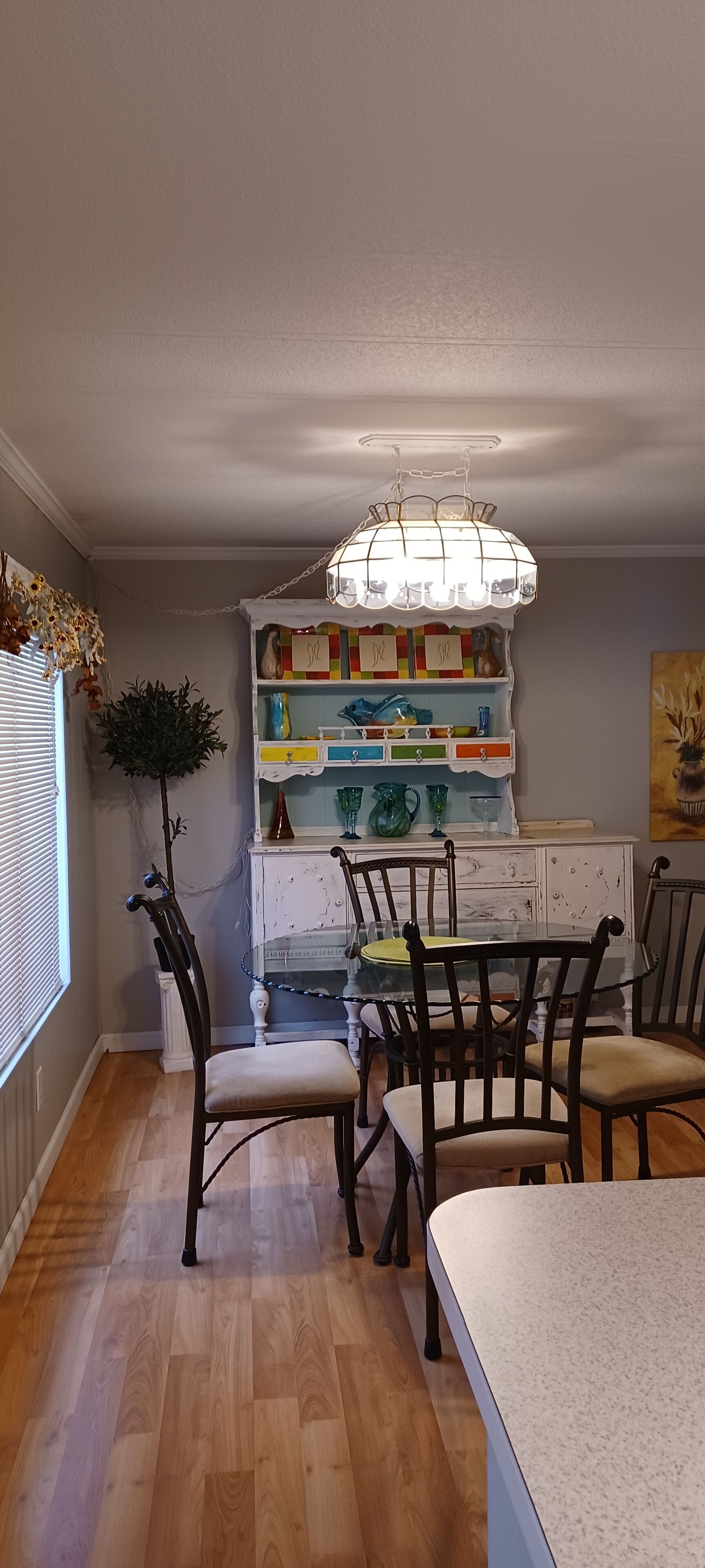 Cozy home 45 minutes from SPI in gated community.