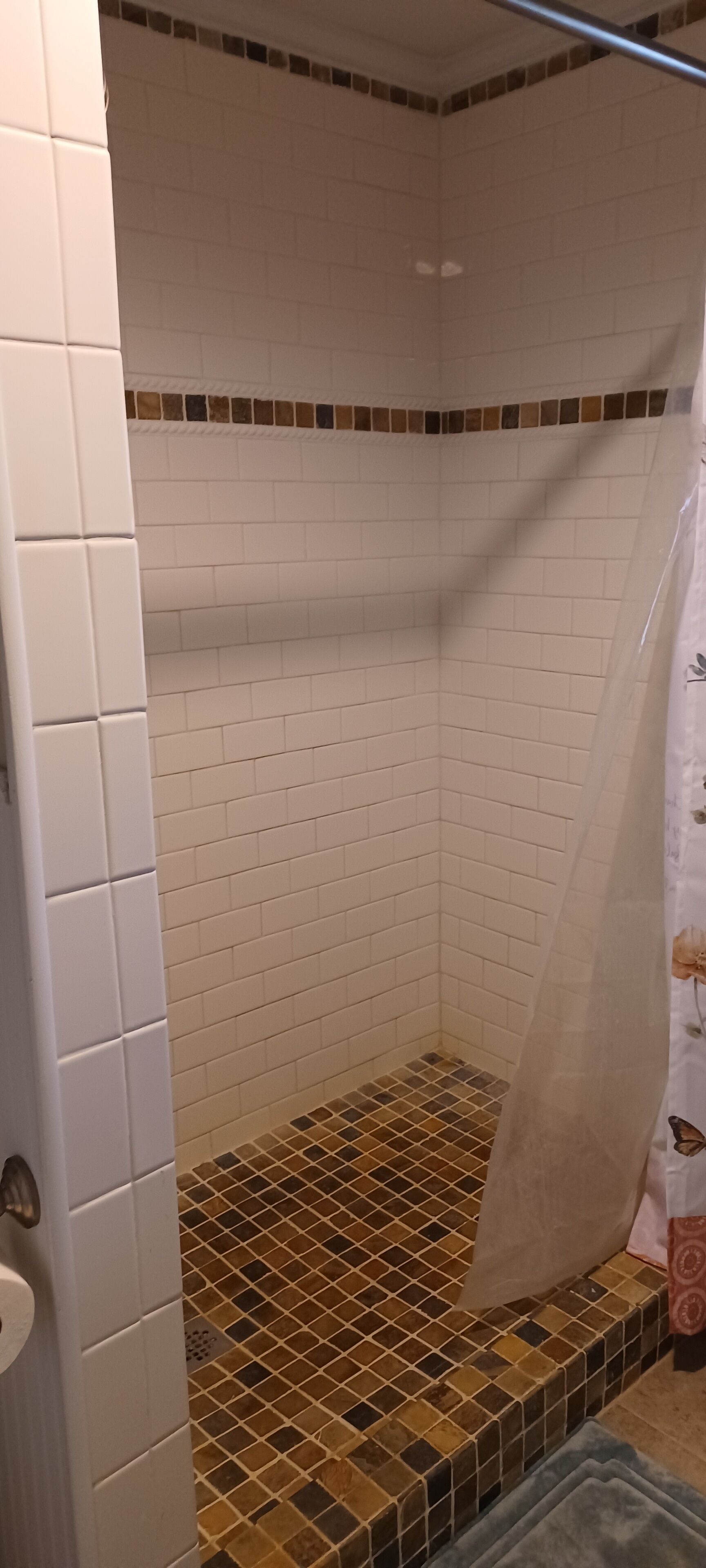 Cozy home 45 minutes from SPI in gated community.